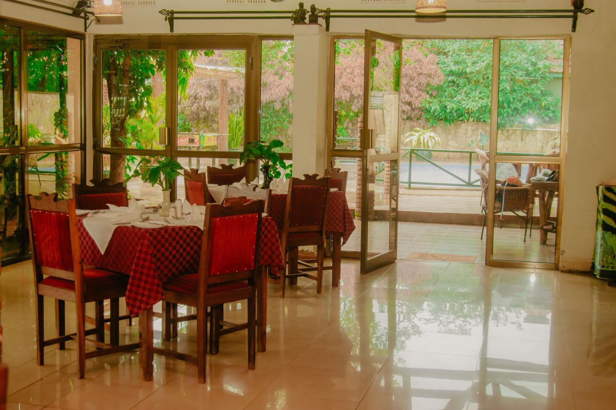 Ngorongoro Camp And Lodge 카라투 외부 사진