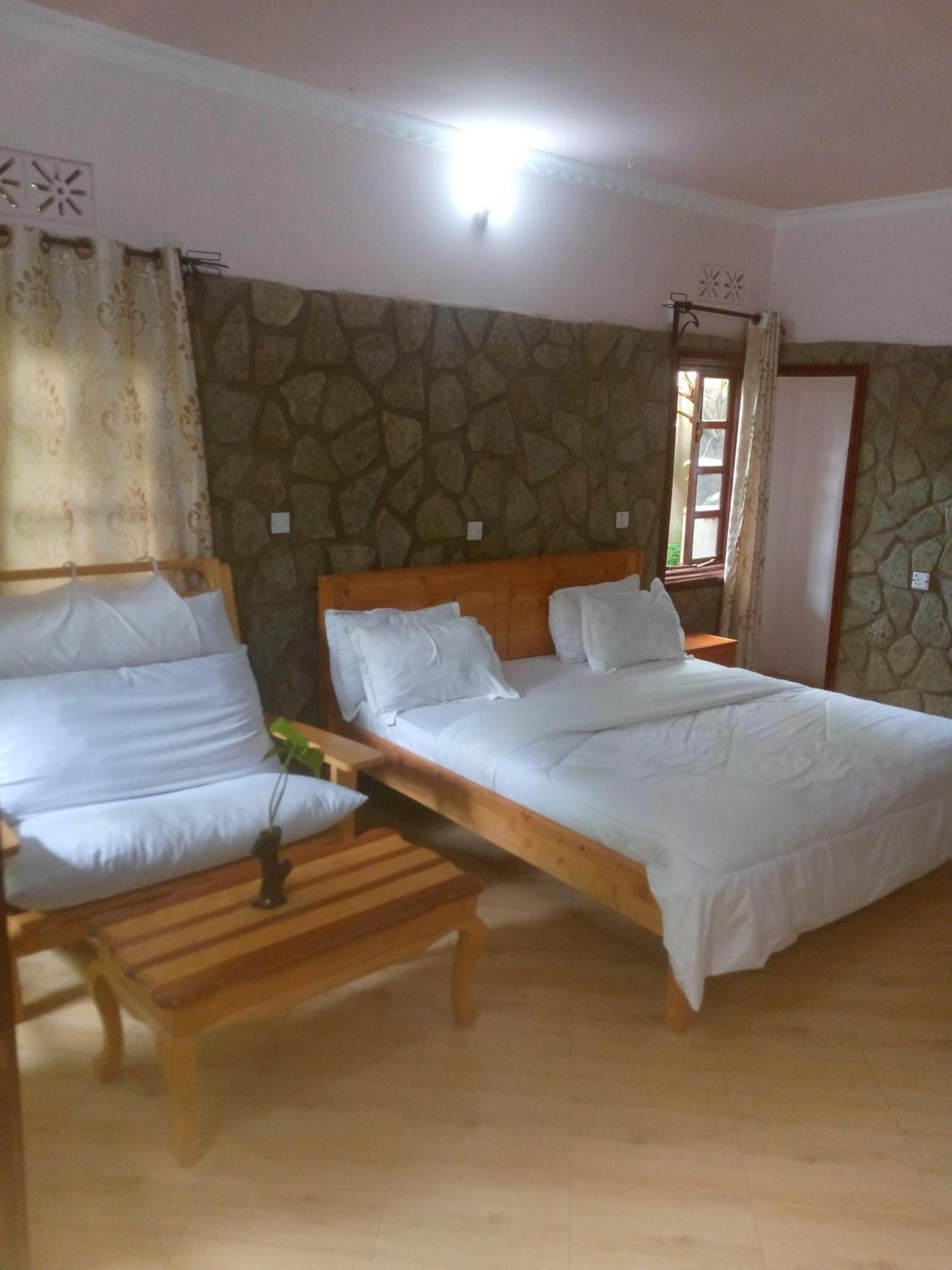 Ngorongoro Camp And Lodge 카라투 외부 사진
